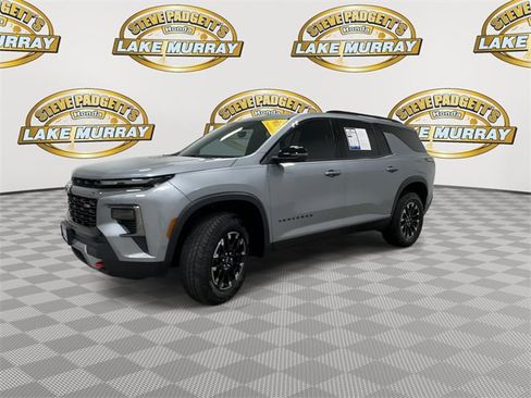 Used 2025 Chevrolet Traverse Z71 w/ Enhanced Driving Package image 7