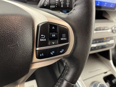Used 2024 Ford Explorer XLT w/ Equipment Group 202A RWD image 18