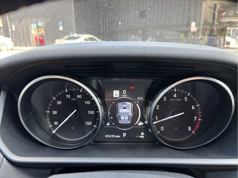 Used 2018 Land Rover Discovery SE image 22