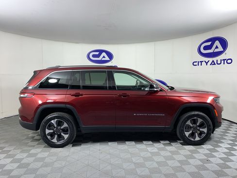 Used 2022 Jeep Grand Cherokee Limited 4xe w/ Luxury Tech Group II AWD/4WD image 2
