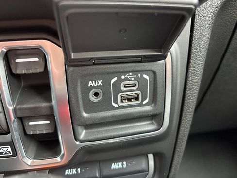 New 2026 Jeep Wrangler Unlimited Rubicon AWD/4WD image 19
