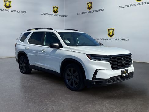 Used 2023 Honda Pilot Sport image 7