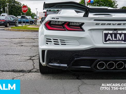 Used 2024 Chevrolet Corvette Z06 w/ Z07 Performance Package RWD image 17
