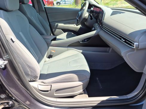 Used 2023 Hyundai Elantra SEL w/ Convenience Package FWD image 36