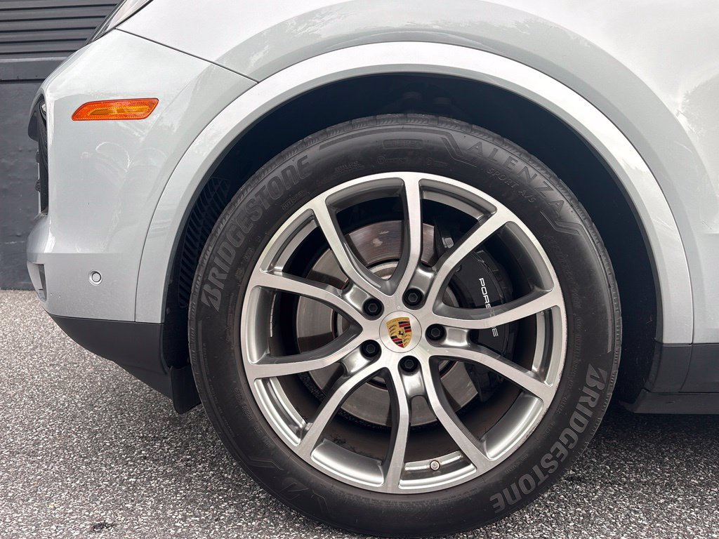 Certified 2024 Porsche Cayenne S AWD/4WD image 13