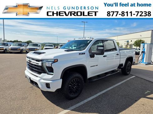 Used 2024 Chevrolet Silverado 3500 LTZ w/ LTZ Plus Package AWD/4WD image 3