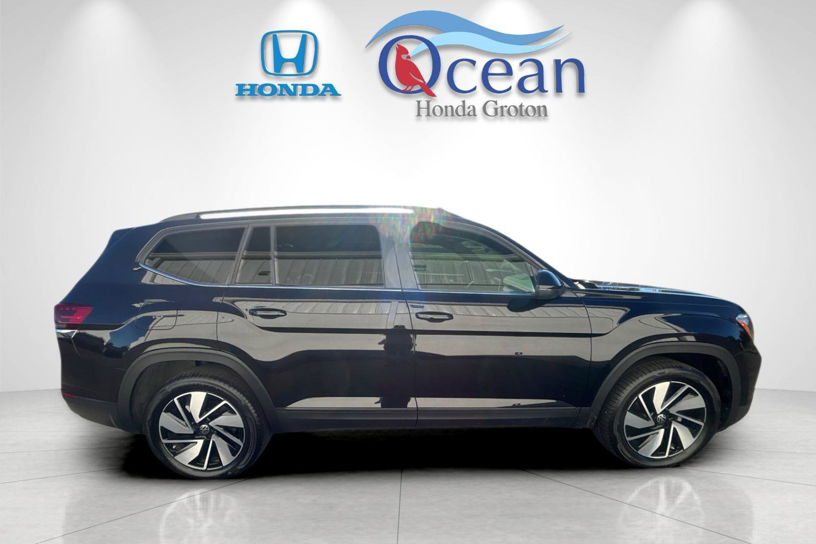 Used 2026 Volkswagen Atlas SE AWD/4WD image 2