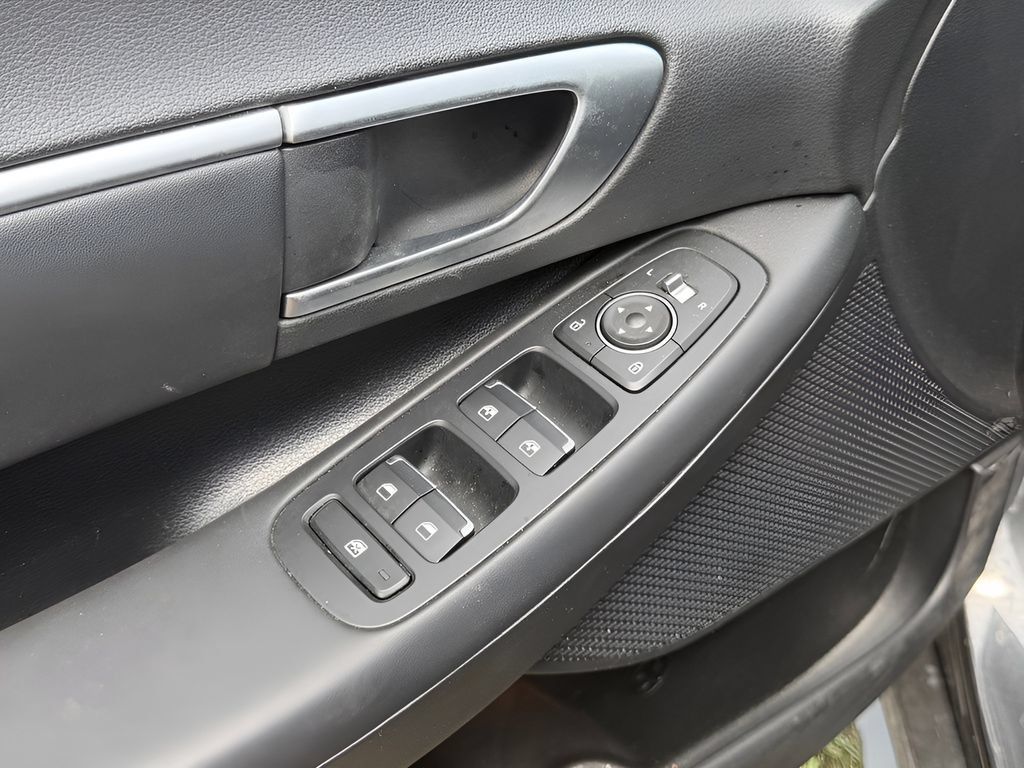 Used 2025 Hyundai Sonata SEL FWD image 18