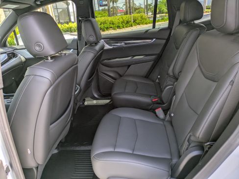 Certified 2024 Cadillac XT6 Sport image 12