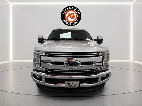 Used 2019 Ford F250 Lariat w/ Lariat Ultimate Package AWD/4WD image 2