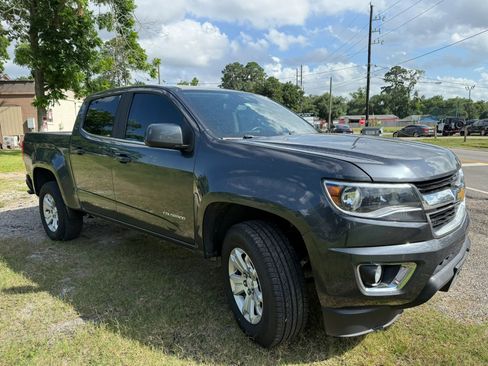 Used 2017 Chevrolet Colorado LT w/ LT Convenience Package RWD image 3