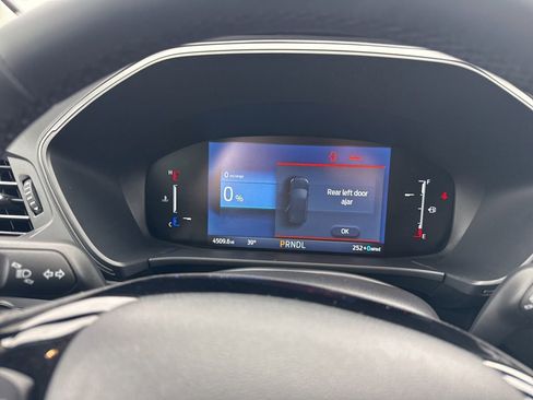 Used 2025 Ford Escape Base w/ Class II Trailer Tow Package image 10