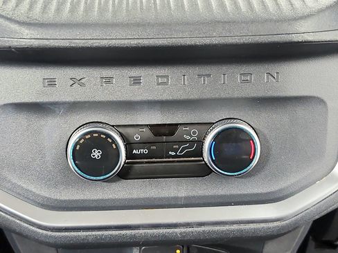 Used 2025 Ford Expedition Active AWD/4WD image 44