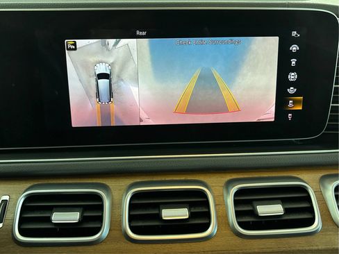 Used 2020 Mercedes-Benz GLS 450 4MATIC image 36