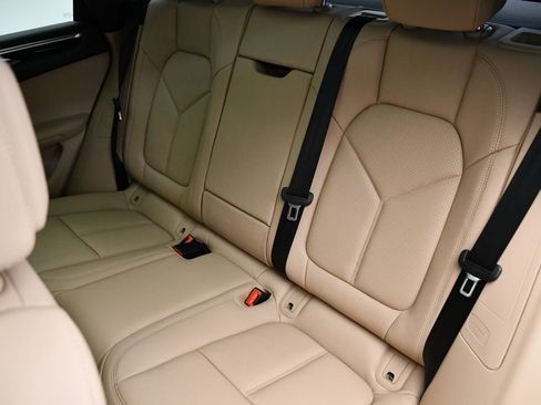 Certified 2025 Porsche Macan image 44