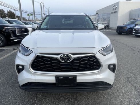 Used 2023 Toyota Highlander XLE image 6