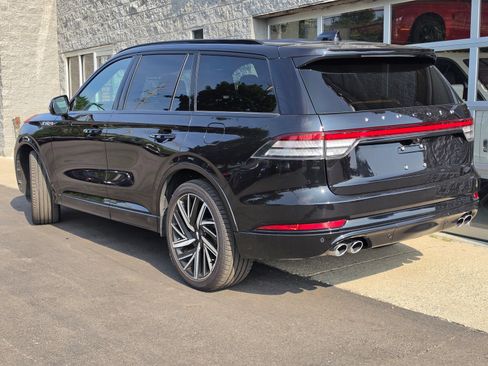Used 2025 Lincoln Aviator Black Label w/ Jet Appearance Package AWD/4WD image 7