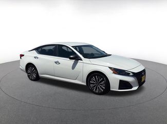 Used 2025 Nissan Altima 2.5 SV FWD video 2