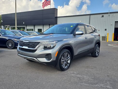Certified 2023 Kia Seltos LX AWD/4WD image 4
