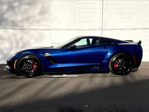 Used 2016 Chevrolet Corvette Z06 w/ 2LZ Preferred Equipment Group image 2