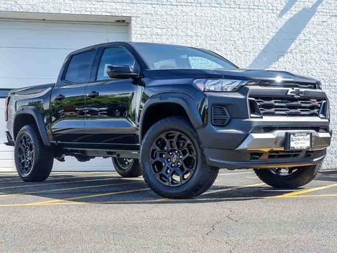 New 2026 Chevrolet Colorado Trail Boss AWD/4WD image 2