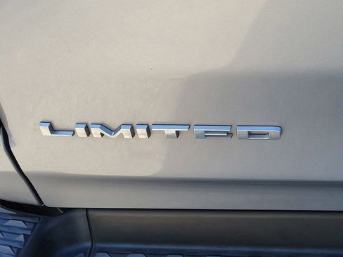 Used 2022 RAM 1500 Limited image 8