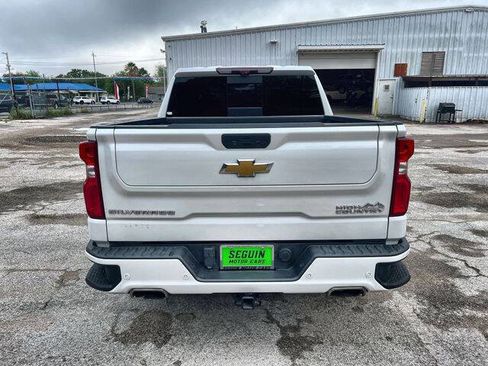 Used 2022 Chevrolet Silverado 1500 High Country w/ Technology Package AWD/4WD image 31