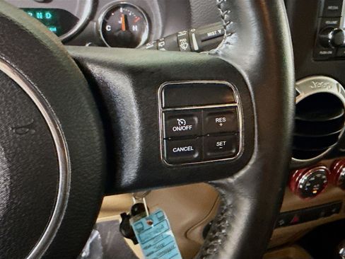 Used 2017 Jeep Wrangler Unlimited Rubicon w/ Dual Top Group image 15