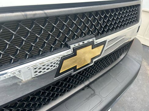 Used 2023 Chevrolet Express 2500 w/ Driver Convenience Package image 31