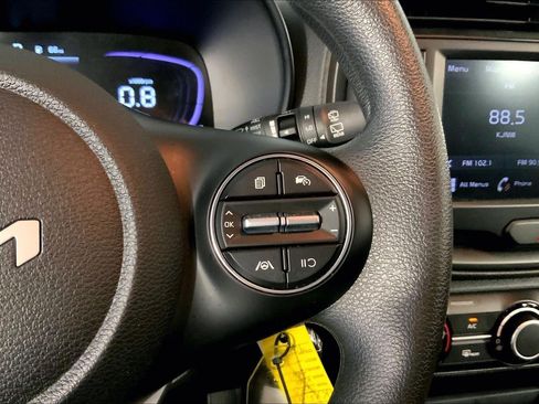 Used 2025 Kia Soul LX w/ LX Technology Package FWD image 19