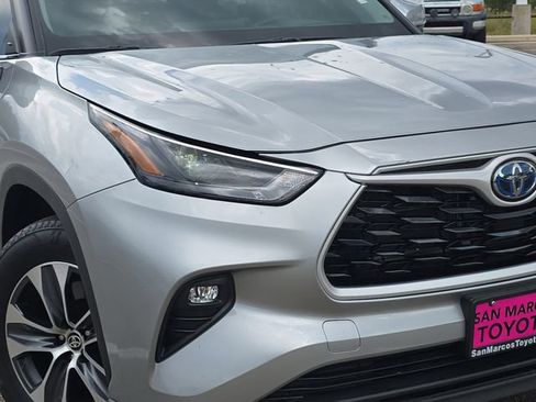 Certified 2024 Toyota Highlander XLE image 33