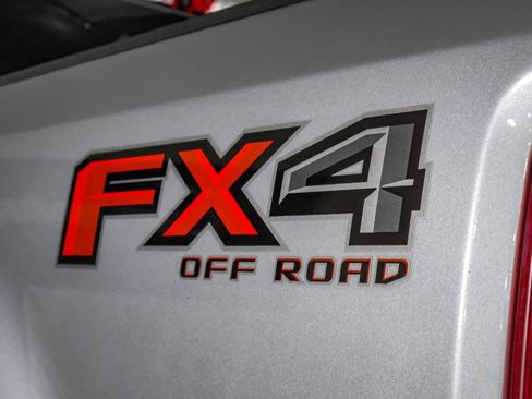 Used 2022 Ford F250 Platinum w/ FX4 Off-Road Package AWD/4WD image 47