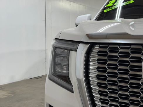 Used 2023 GMC Yukon Denali w/ LPO, Floor Liner Package AWD/4WD image 10