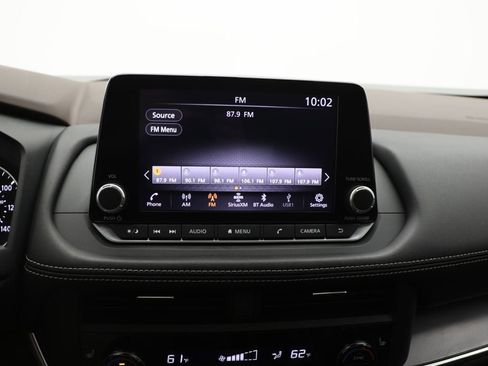 Used 2023 Nissan Rogue SV w/ SV Premium B Package image 22