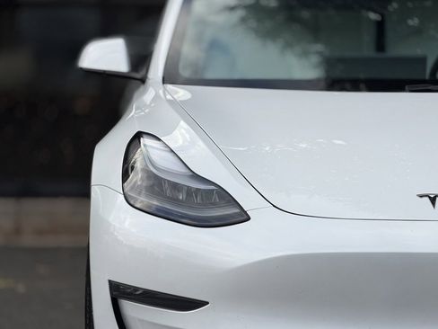Used 2023 Tesla Model 3 Performance image 4