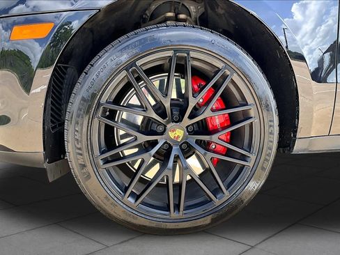 Used 2024 Porsche Macan GTS AWD/4WD image 10