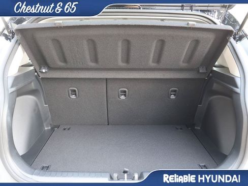 Used 2022 Hyundai Venue Limited FWD image 15
