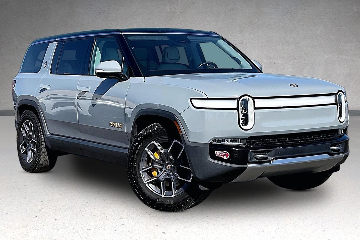 Used 2023 Rivian R1S Adventure Quad AWD/4WD image 2