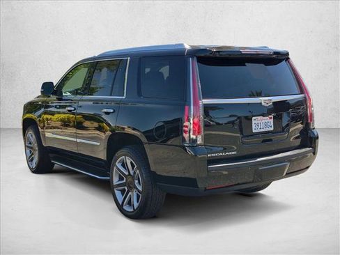 Used 2019 Cadillac Escalade Luxury AWD/4WD image 7