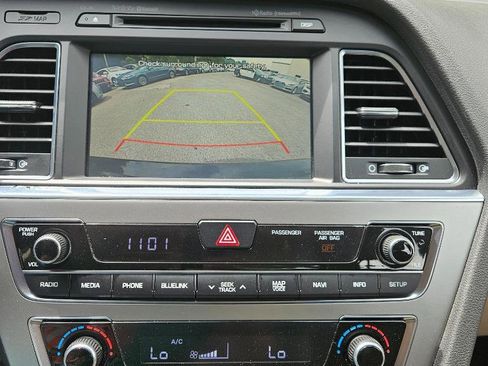 Used 2016 Hyundai Sonata Limited w/ Option Group 02 image 15