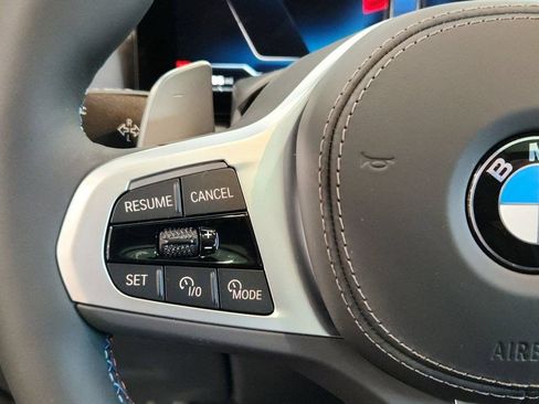 Used 2025 BMW X7 M60i AWD/4WD image 33