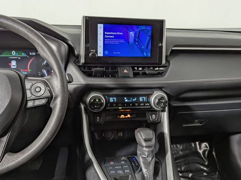 Certified 2025 Toyota RAV4 XLE image 21