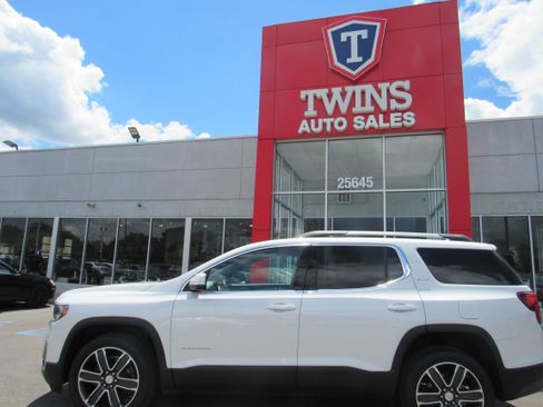 Used 2020 GMC Acadia SLT w/ Driver Alert Package II AWD/4WD image 2
