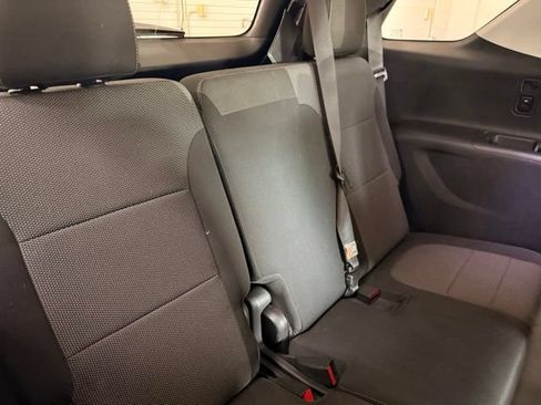 Used 2020 Chevrolet Traverse LT FWD image 23