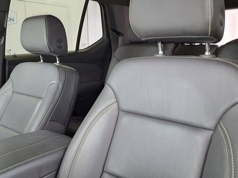 Used 2023 Chevrolet Traverse LT image 25