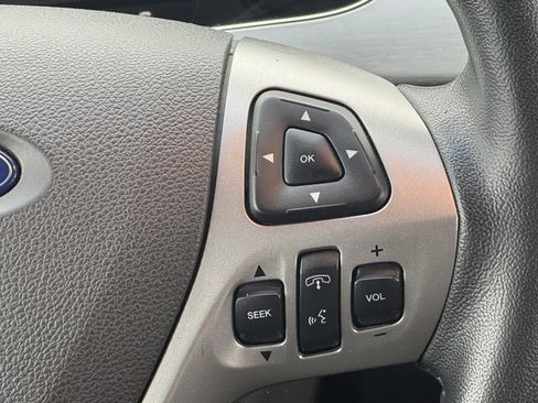 Used 2018 Ford Taurus SEL image 15