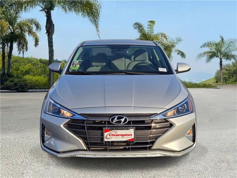 Used 2019 Hyundai Elantra SE FWD image 3