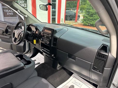 Used 2013 Nissan Titan SV AWD/4WD image 26
