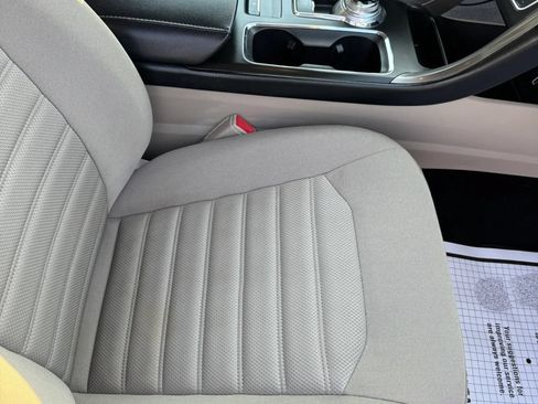 Used 2018 Ford Fusion SE w/ Fusion SE Technology Package FWD image 37