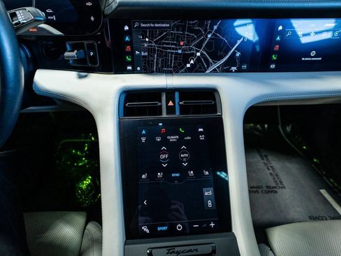 Used 2021 Porsche Taycan 4S image 44